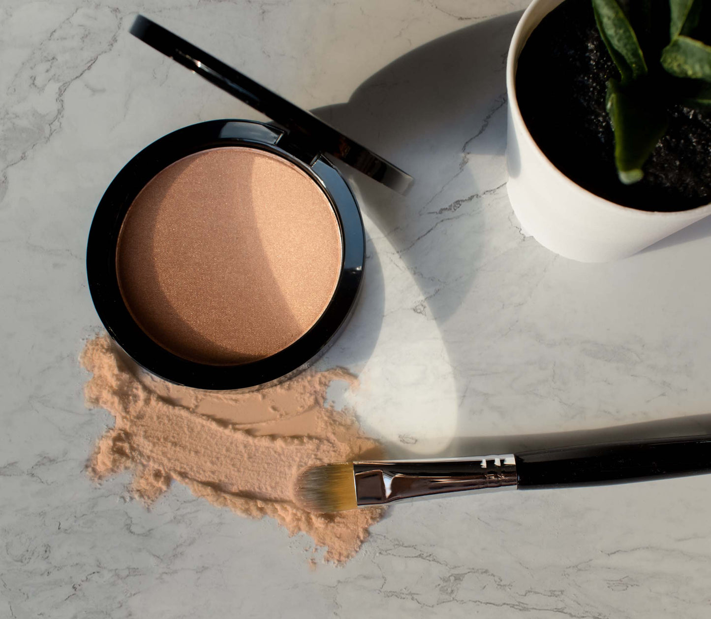 Luminisierendes Puder – Dewy